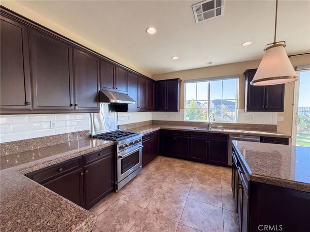37601 Ficus Court, Palmdale, CA 93551