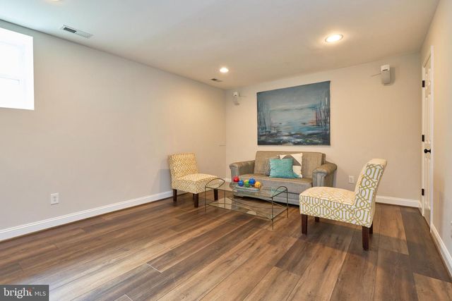 255 N BRYAN ST, Arlington, VA 22201