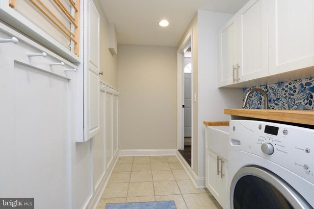 255 N BRYAN ST, Arlington, VA 22201