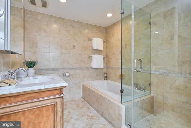 255 N BRYAN ST, Arlington, VA 22201