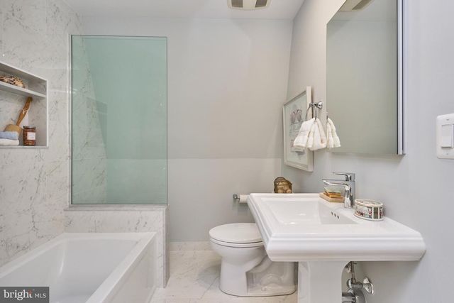 255 N BRYAN ST, Arlington, VA 22201