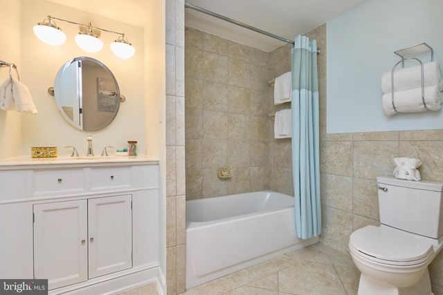 255 N BRYAN ST, Arlington, VA 22201