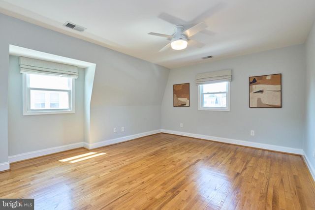 255 N BRYAN ST, Arlington, VA 22201