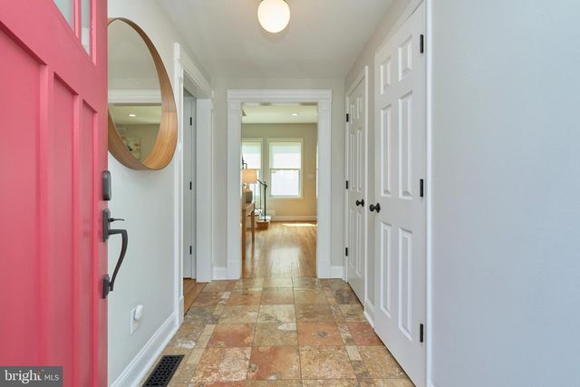 255 N BRYAN ST, Arlington, VA 22201