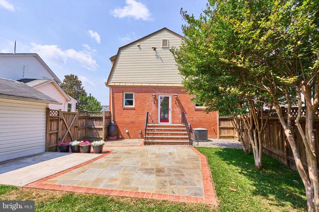 255 N BRYAN ST, Arlington, VA 22201