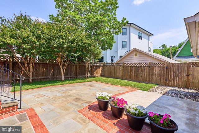 255 N BRYAN ST, Arlington, VA 22201