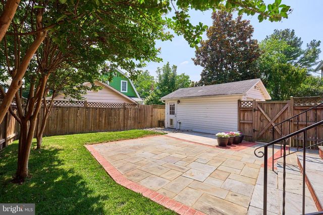 255 N BRYAN ST, Arlington, VA 22201