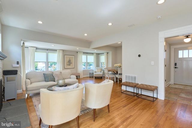 255 N BRYAN ST, Arlington, VA 22201