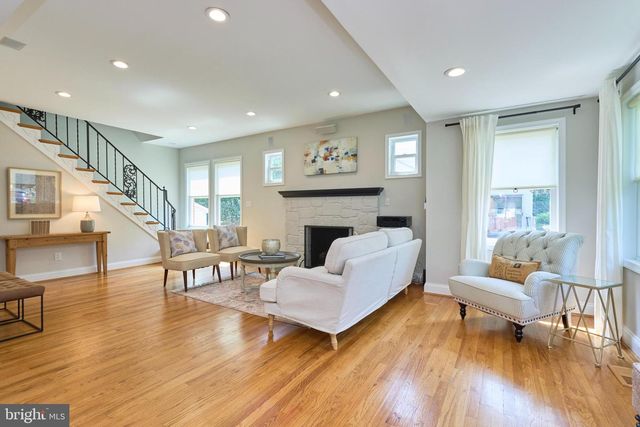 255 N BRYAN ST, Arlington, VA 22201