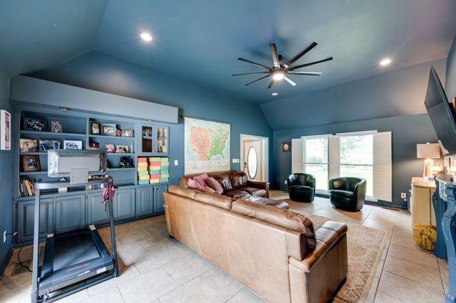 411 Sunnyside Ln, Columbia, TN 38401