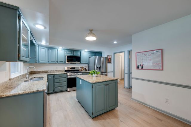 411 Sunnyside Ln, Columbia, TN 38401