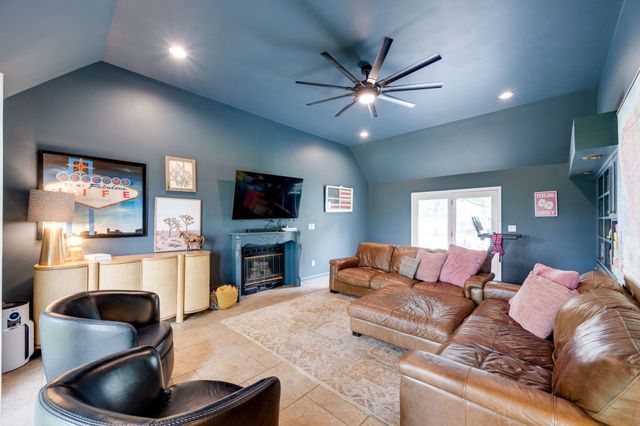 411 Sunnyside Ln, Columbia, TN 38401