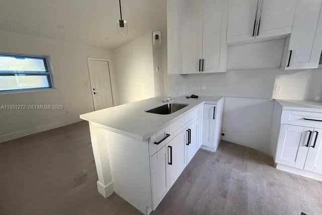 2838 NW 4th St, Pompano Beach, FL 33069