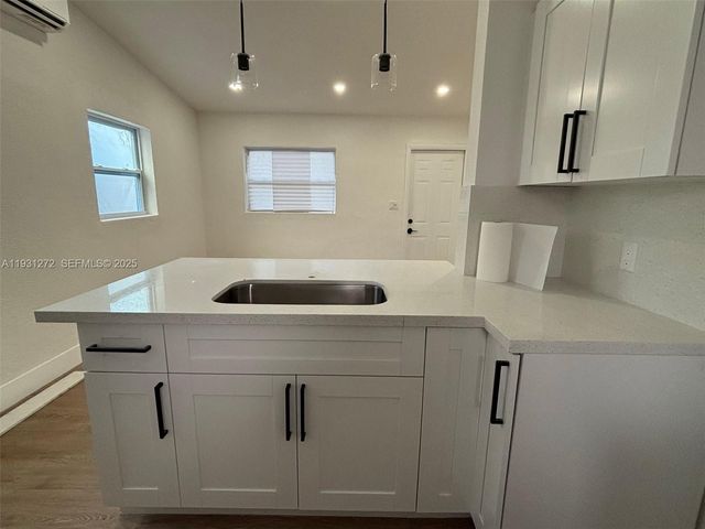 2838 NW 4th St, Pompano Beach, FL 33069