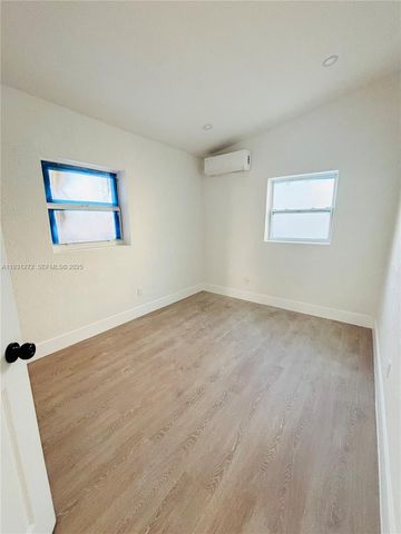 2838 NW 4th St, Pompano Beach, FL 33069