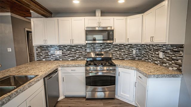 106 W Hoopes Ave, Pflugerville, TX 78660