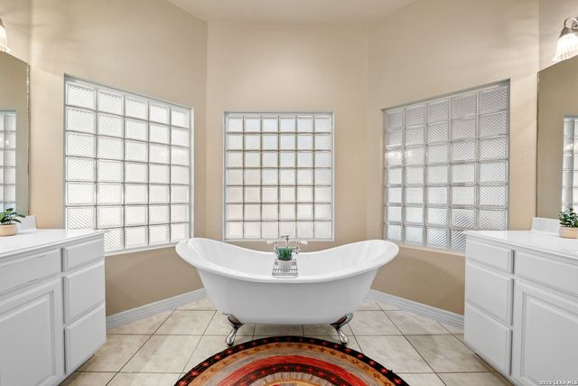 135 KENDALL PKWY, Boerne, TX 78015