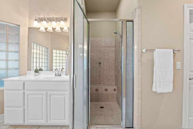 135 KENDALL PKWY, Boerne, TX 78015