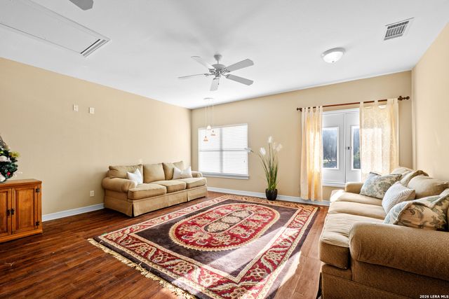 135 KENDALL PKWY, Boerne, TX 78015