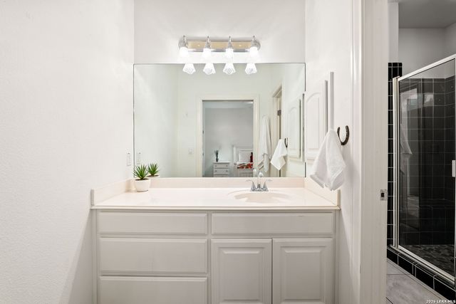 135 KENDALL PKWY, Boerne, TX 78015