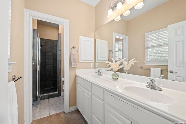 135 KENDALL PKWY, Boerne, TX 78015