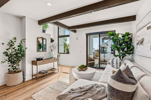 1600 San Remo Place 102, Encinitas, CA 92024