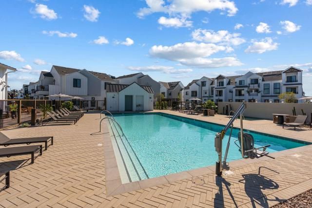 1600 San Remo Place 102, Encinitas, CA 92024