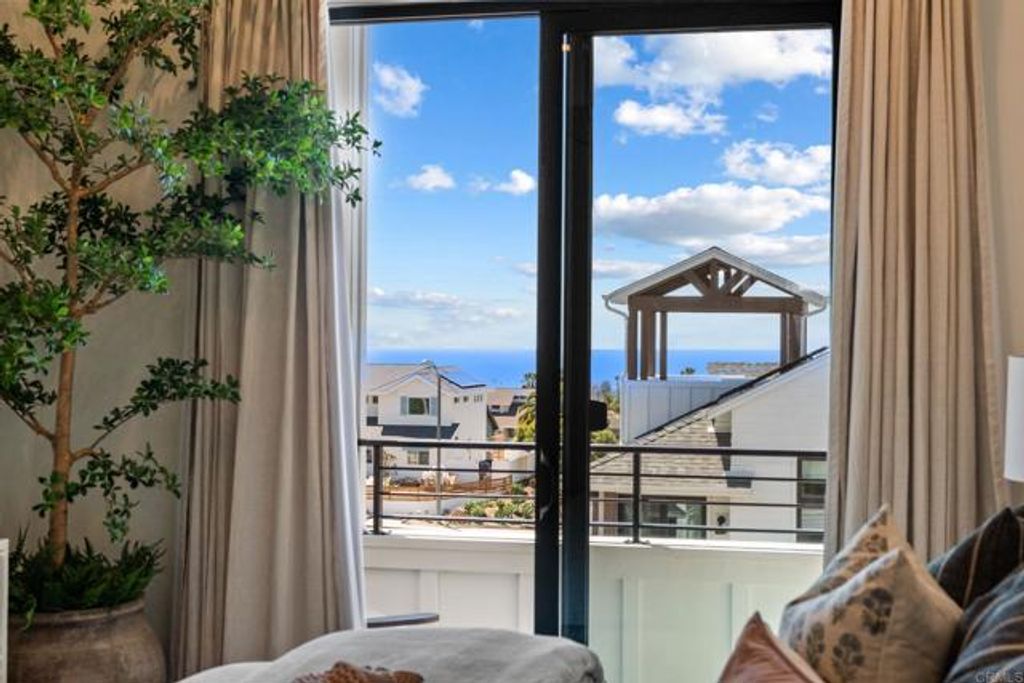 1600 San Remo Place 102, Encinitas, CA 92024