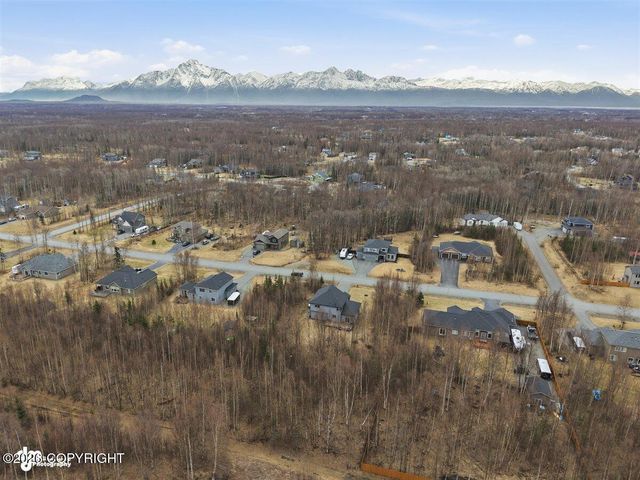 8618 E Wolf Creek Road, Wasilla, AK 99654