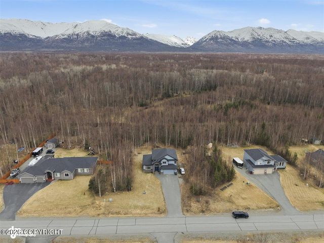 8618 E Wolf Creek Road, Wasilla, AK 99654