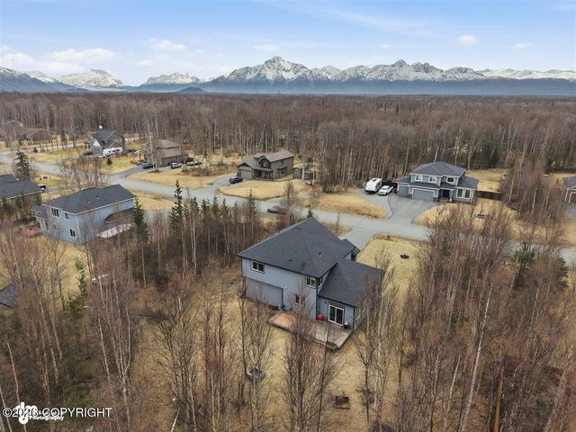8618 E Wolf Creek Road, Wasilla, AK 99654