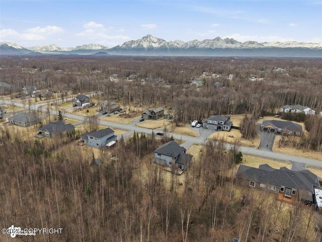 8618 E Wolf Creek Road, Wasilla, AK 99654