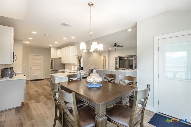 4001 Crockett Avenue, Lago Vista, TX 78645
