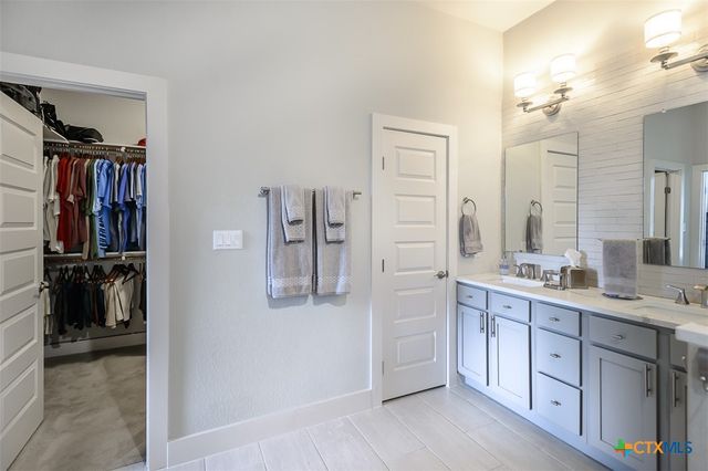 4001 Crockett Avenue, Lago Vista, TX 78645