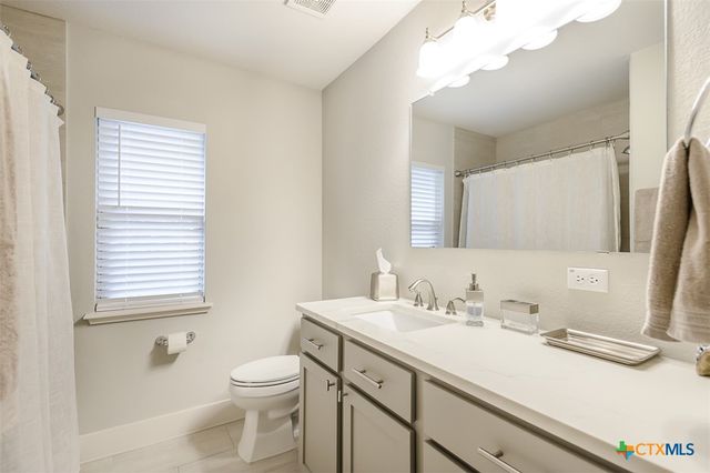 4001 Crockett Avenue, Lago Vista, TX 78645