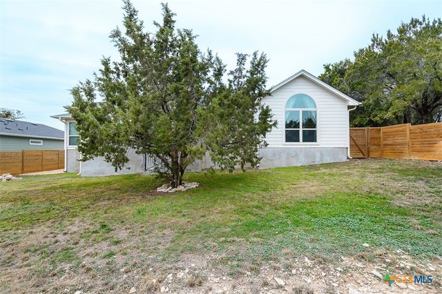4001 Crockett Avenue, Lago Vista, TX 78645