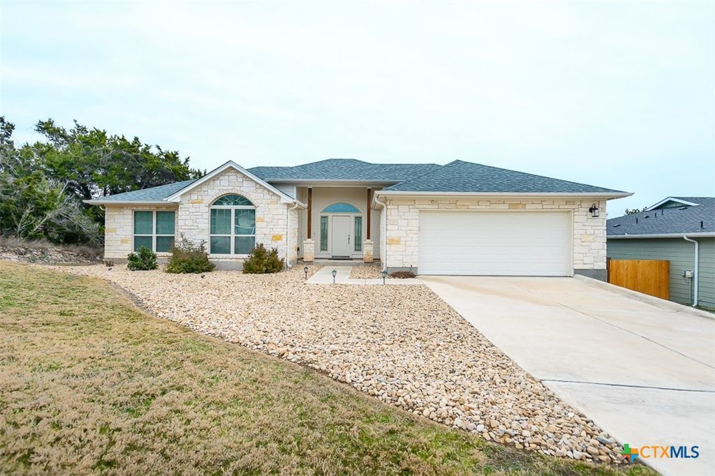 4001 Crockett Avenue, Lago Vista, TX 78645