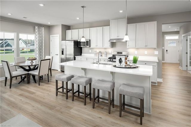 395 Tributary LN, Carrollton, VA 23314