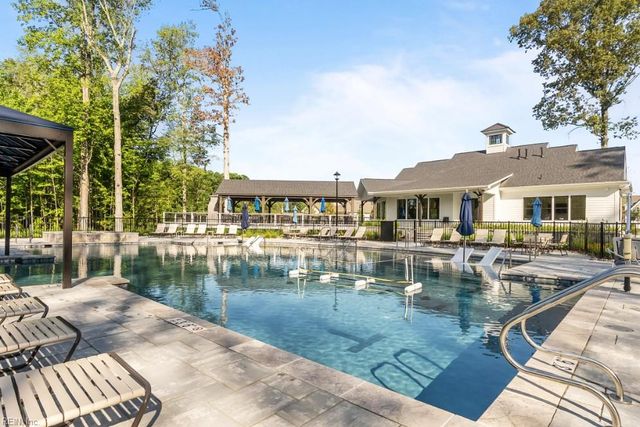 395 Tributary LN, Carrollton, VA 23314