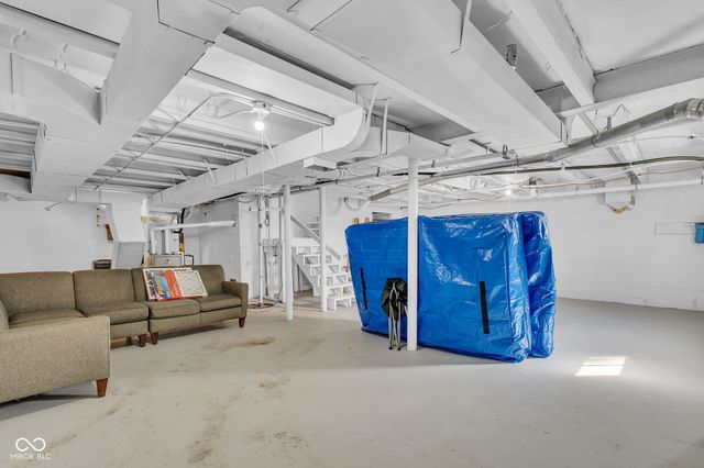 2435 Westlane Road, Indianapolis, IN 46268