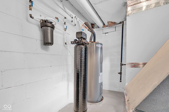 2435 Westlane Road, Indianapolis, IN 46268