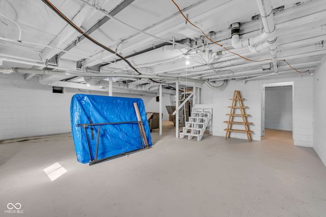 2435 Westlane Road, Indianapolis, IN 46268