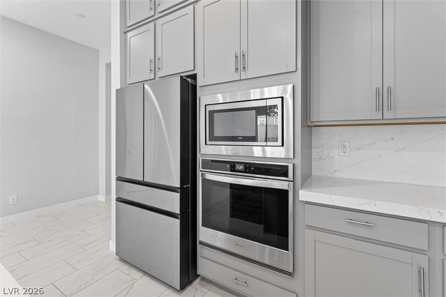 879 Klamath Springs Street, Henderson, NV 89011