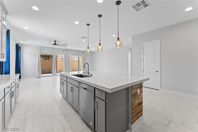 879 Klamath Springs Street, Henderson, NV 89011