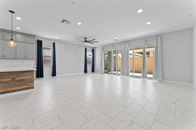 879 Klamath Springs Street, Henderson, NV 89011