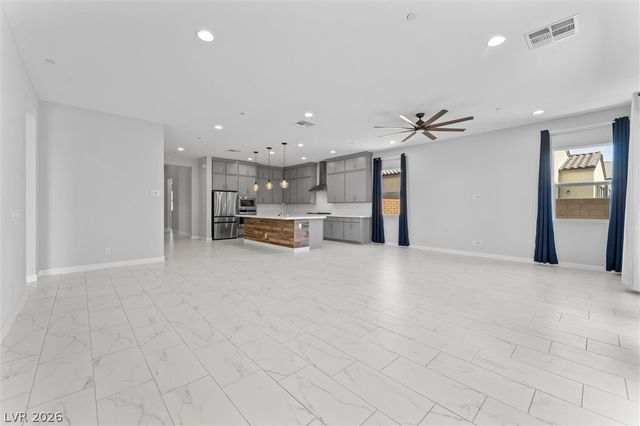 879 Klamath Springs Street, Henderson, NV 89011