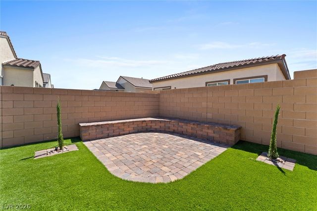879 Klamath Springs Street, Henderson, NV 89011