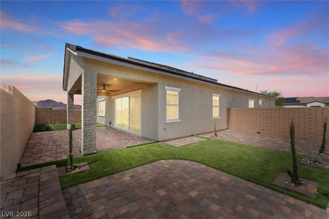879 Klamath Springs Street, Henderson, NV 89011