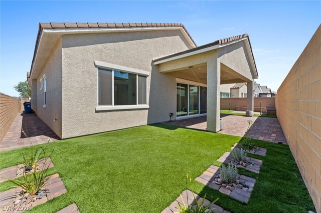 879 Klamath Springs Street, Henderson, NV 89011