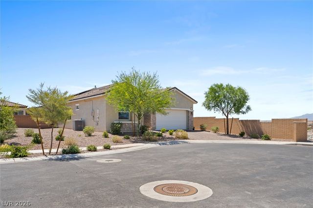 879 Klamath Springs Street, Henderson, NV 89011